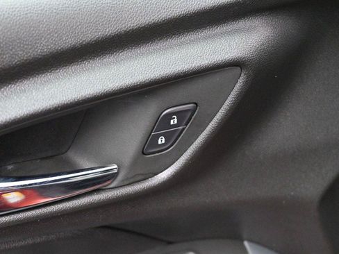 Used 2024 Chevrolet Trax RS w/ Driver Confidence Package FWD image 10