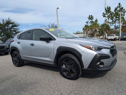 Used 2025 Subaru Crosstrek 2.0i image 2