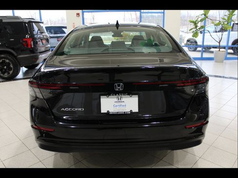 Certified 2023 Honda Accord EX image 6