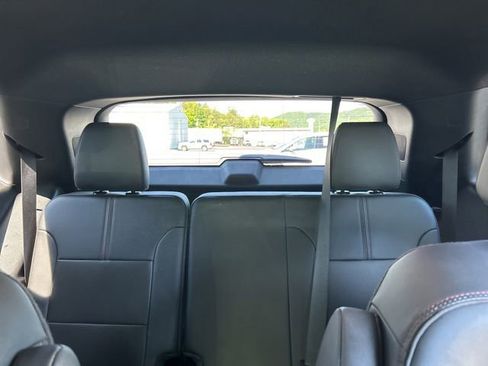Used 2023 Chevrolet Traverse RS FWD image 13