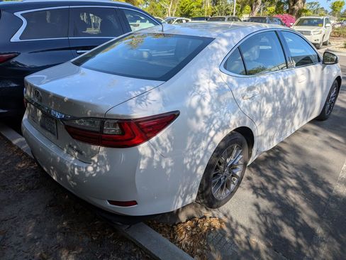 Used 2018 Lexus ES 350 w/ Premier Package image 2