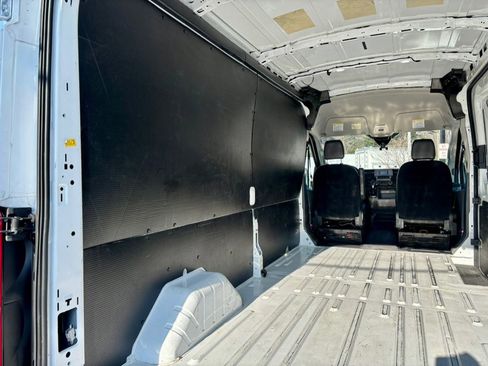 Used 2023 Ford Transit 250 Medium Roof image 27