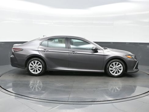 Used 2023 Toyota Camry LE image 7