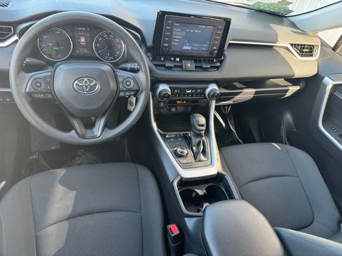 Certified 2019 Toyota RAV4 LE image 9