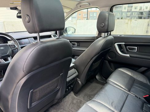 Used 2018 Land Rover Discovery Sport HSE AWD/4WD image 17