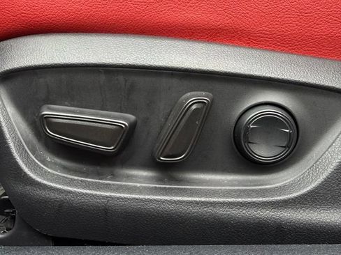 Used 2020 Toyota Camry XSE w/ Navigation Package FWD image 10