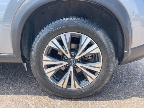 Certified 2023 Nissan Rogue SV FWD image 17