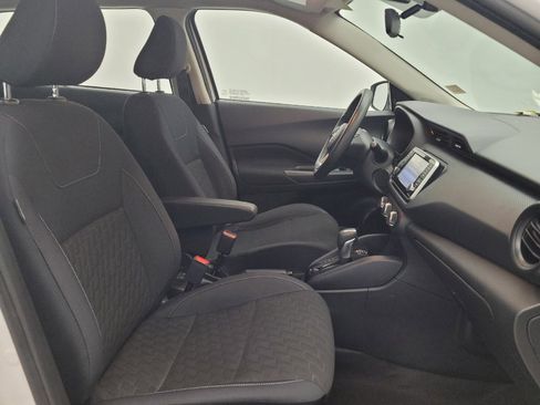 Used 2022 Nissan Kicks S FWD image 21