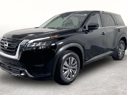 Certified 2025 Nissan Pathfinder S AWD/4WD image 14