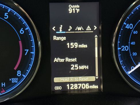 Used 2018 Toyota Corolla SE w/ Carpet Mat Package (TMS) FWD image 27