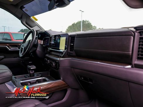 Used 2024 Chevrolet Silverado 1500 LT Trail Boss w/ LT Trail Boss Premium Package image 19