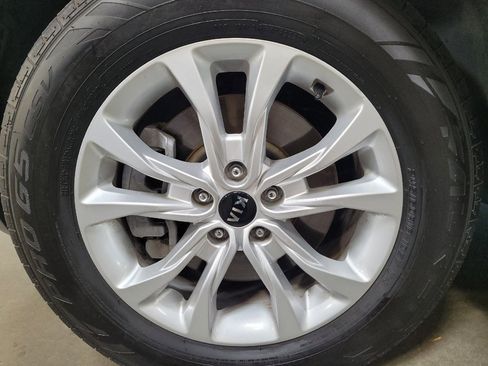 Used 2021 Kia Telluride LX FWD image 31