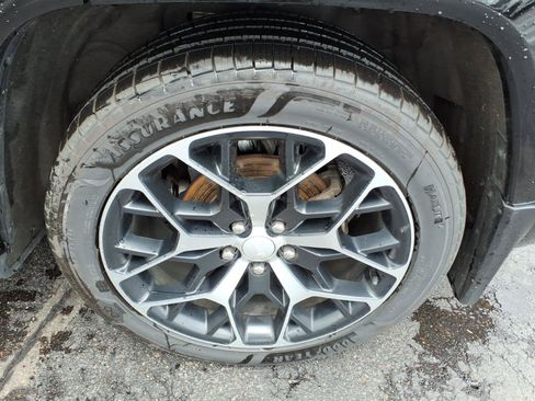 Used 2023 Jeep Grand Cherokee Summit AWD/4WD image 21