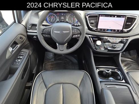 Used 2024 Chrysler Pacifica Limited w/ S Appearance Package image 23