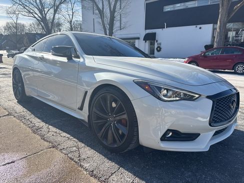 Used 2018 INFINITI Q60 Red Sport 400 w/ Sensory Package 3.0T Sport image 3