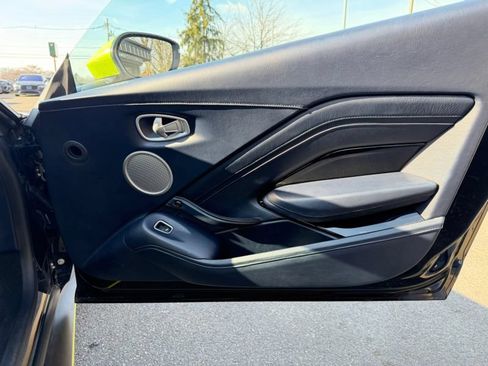 Used 2020 Aston Martin V8 Vantage Coupe RWD image 25