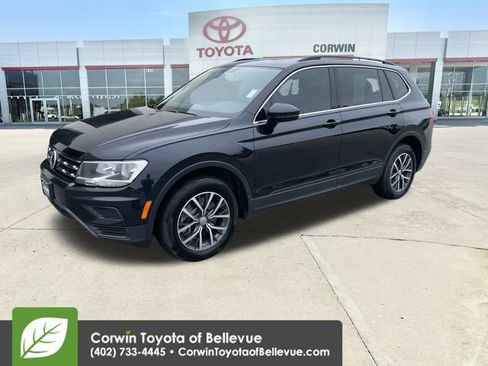 Used 2019 Volkswagen Tiguan SE w/ Panoramic Sunroof Package AWD/4WD image 13