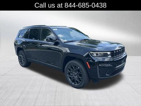 New 2026 Jeep Grand Cherokee L Summit w/ Obsidian Package AWD/4WD image 3