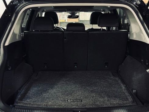 Used 2023 Volkswagen Tiguan SE w/ Panoramic Sunroof Package AWD/4WD image 12