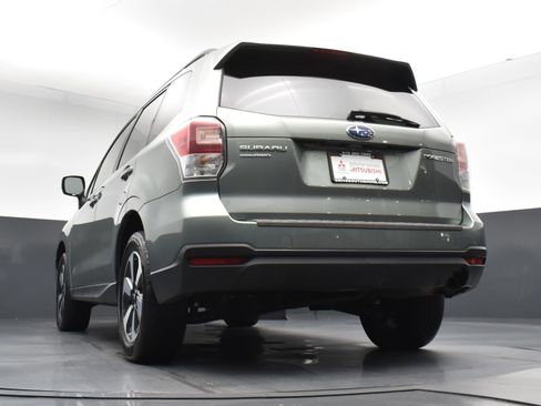 Used 2018 Subaru Forester 2.5i Premium w/ All-Weather Package AWD/4WD image 22