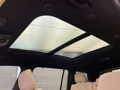 New 2025 Jeep Grand Cherokee L Limited w/ Luxury Tech Group II image 17