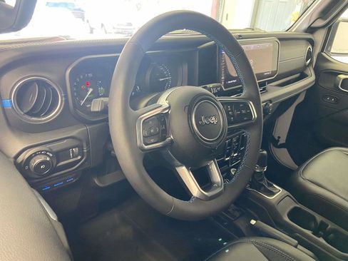 Used 2024 Jeep Wrangler High Altitude AWD/4WD image 13