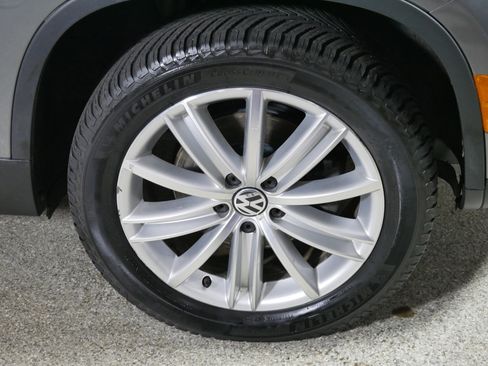 Used 2014 Volkswagen Tiguan SEL image 15