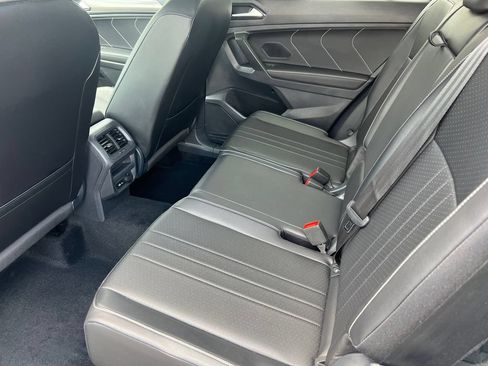 Used 2024 Volkswagen Tiguan SE R-Line AWD/4WD image 13