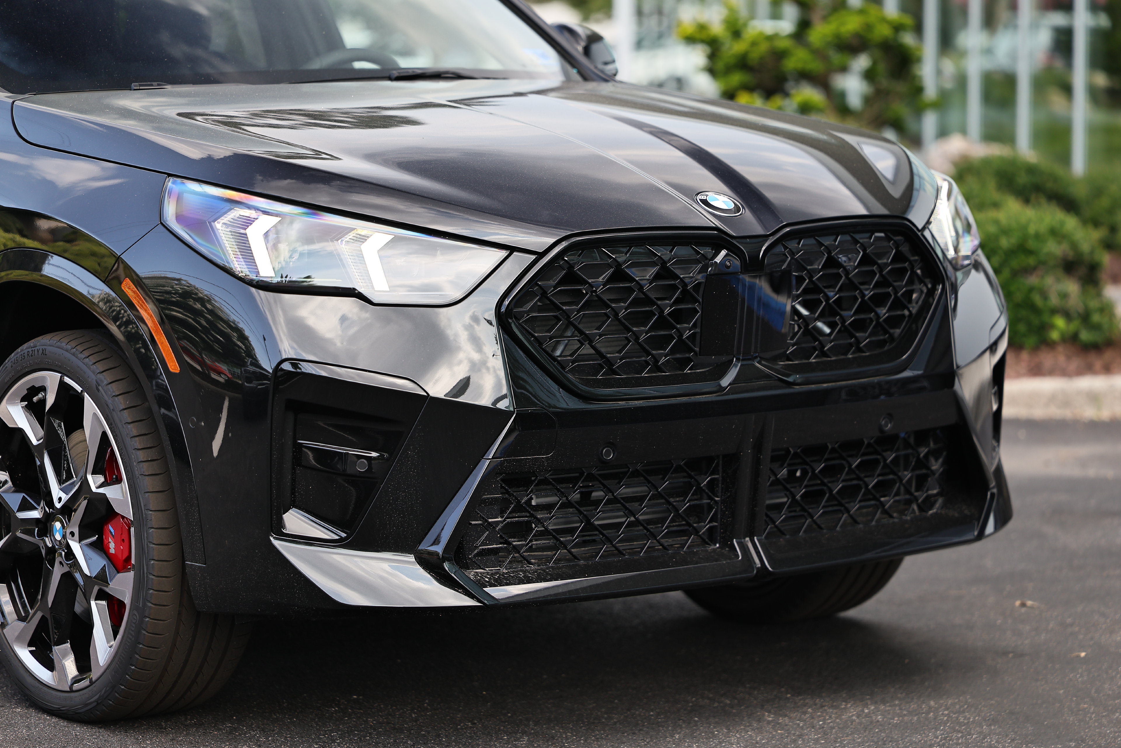 New 2026 BMW X2 xDrive28i w/ Technology Package AWD/4WD image 2