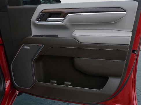 Used 2024 GMC Sierra 3500 SLT w/ SLT Premium Package image 29