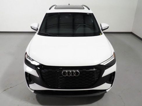 Used 2024 Audi Q4 e-tron Premium w/ Convenience Package AWD/4WD image 11