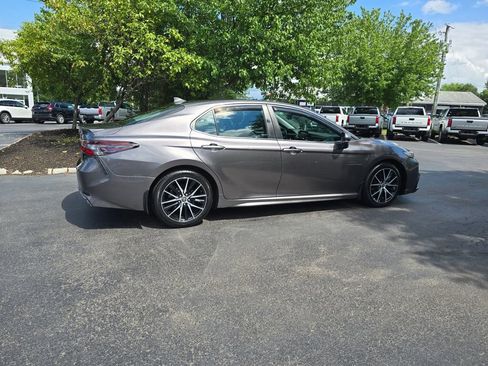 Used 2022 Toyota Camry SE w/ Cold Weather Package AWD/4WD image 8
