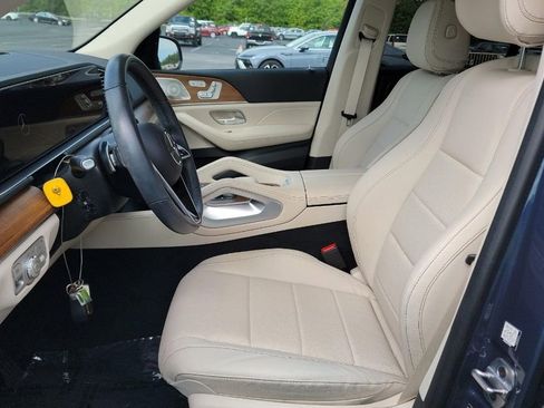 Used 2025 Mercedes-Benz GLE 350 4MATIC w/ AMG Line Exterior image 7