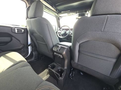 Used 2025 Jeep Wrangler Unlimited Sport AWD/4WD image 16