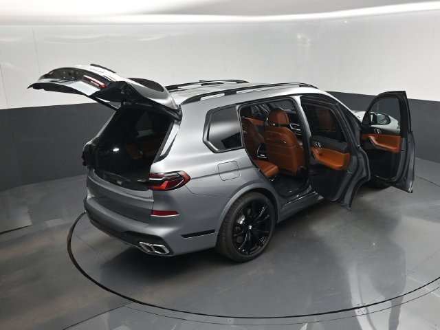 Used 2025 BMW X7 M60i w/ Executive Package AWD/4WD image 29