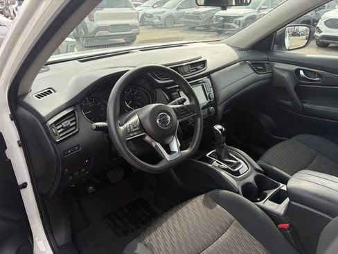 Used 2018 Nissan Rogue S image 17