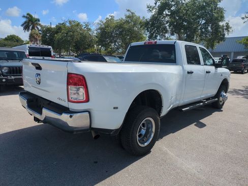Used 2024 RAM 3500 Tradesman w/ Chrome Appearance Group AWD/4WD image 6