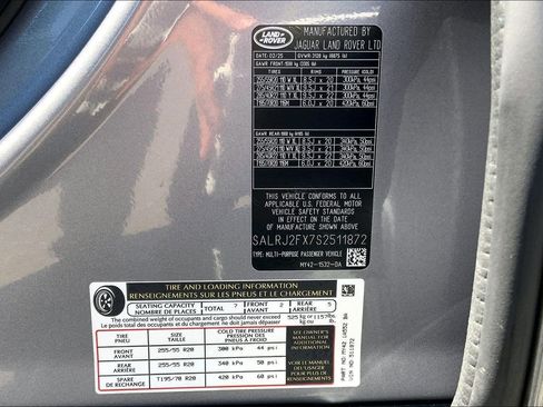 Used 2025 Land Rover Discovery S AWD/4WD image 33