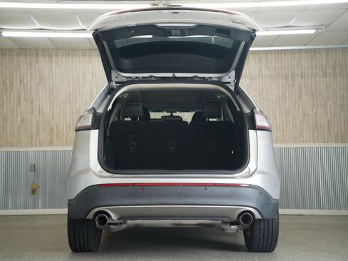 Used 2018 Ford Edge Titanium w/ Equipment Group 301A FWD image 40