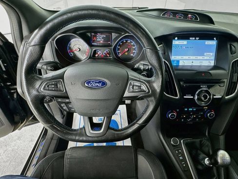Used 2017 Ford Focus RS AWD/4WD image 12
