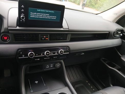 Used 2025 Honda Pilot Touring image 32