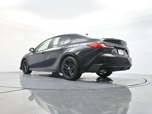 Used 2025 Toyota Camry SE FWD image 28