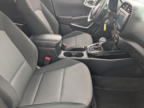 Used 2020 Kia Soul LX FWD image 11