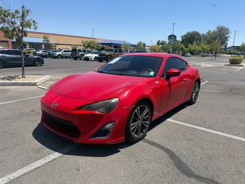 Used 2015 Scion FR-S RWD image 2
