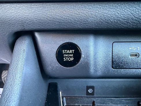 Certified 2025 Nissan Rogue SL image 16