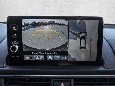 Used 2025 Honda Pilot Black Edition image 18