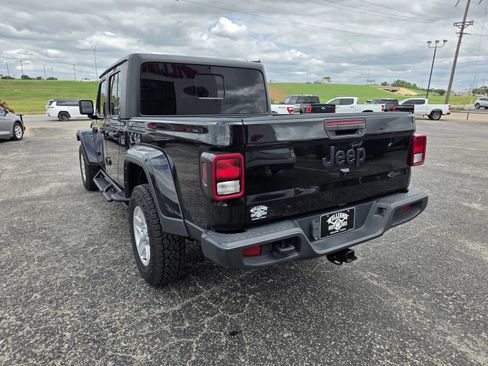 Used 2023 Jeep Gladiator Sport AWD/4WD image 5