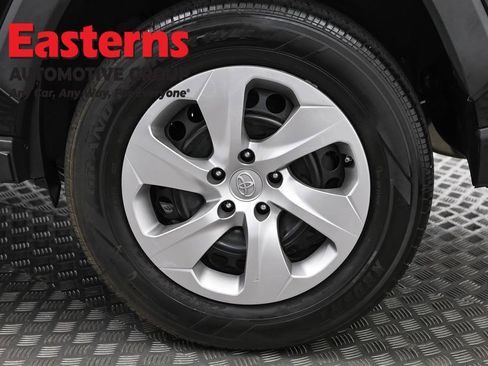 Used 2021 Toyota RAV4 LE image 32