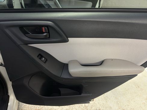 Used 2016 Subaru Forester 2.5i Premium w/ All-Weather Package image 23