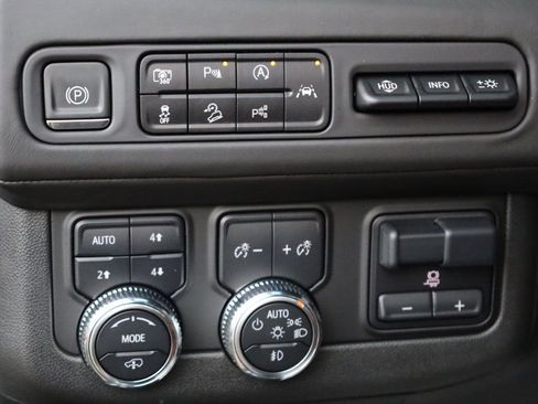 Used 2023 GMC Yukon XL Denali Ultimate image 39